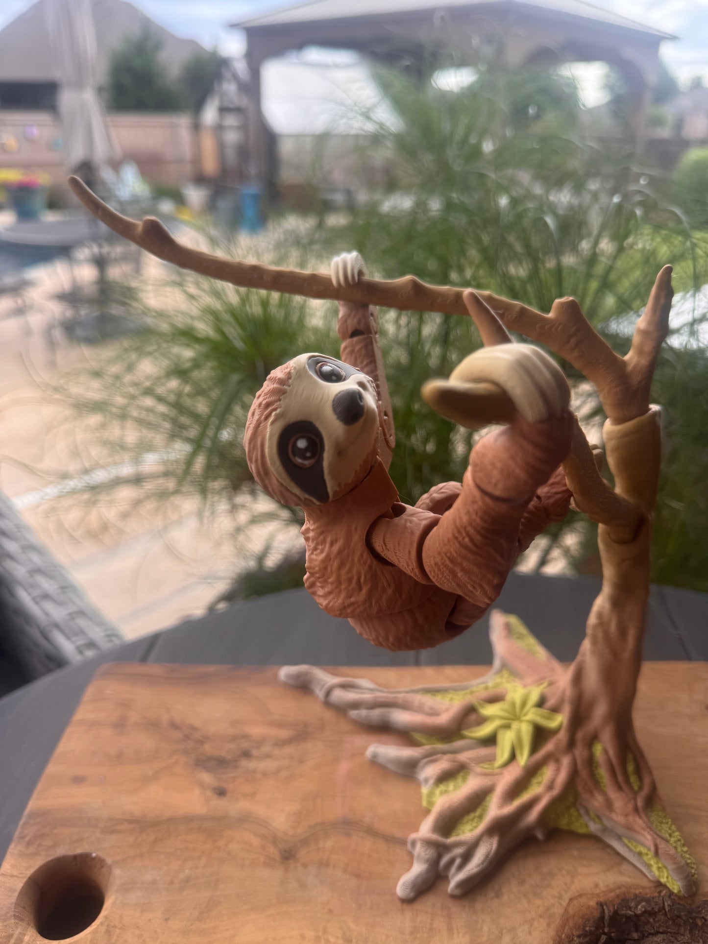 3D Sloth & Tree